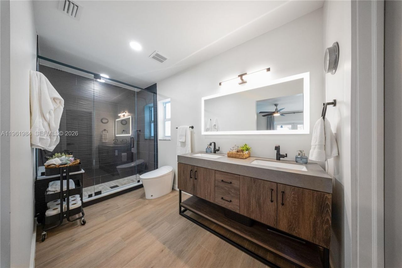 10880 SW 120th St, Miami, FL 33176 Photo