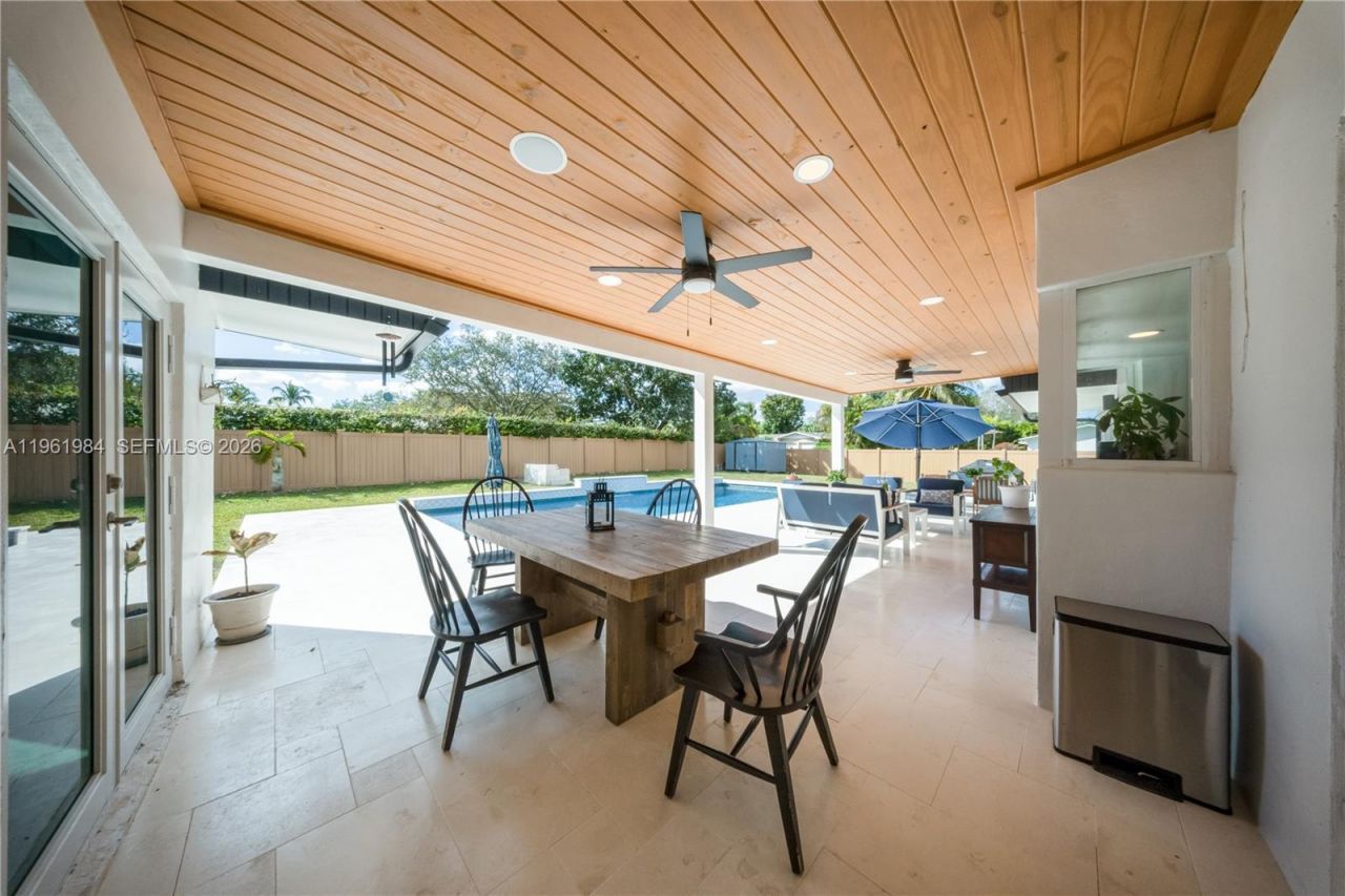 10880 SW 120th St, Miami, FL 33176 Photo