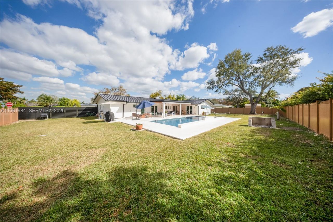 10880 SW 120th St, Miami, FL 33176 Photo