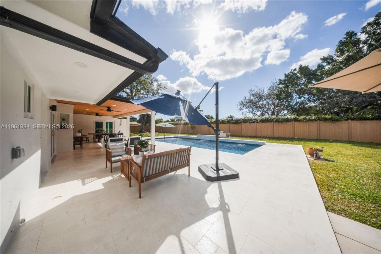 10880 SW 120th St, Miami, FL 33176 Photo