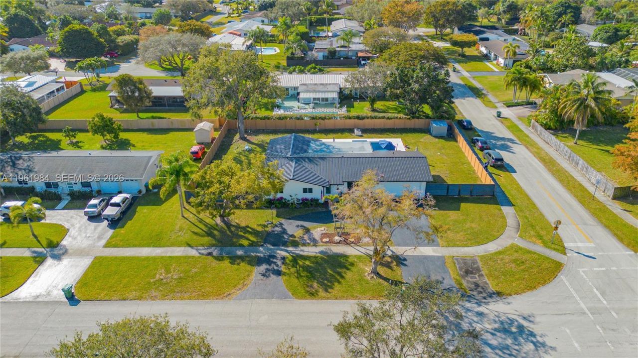 10880 SW 120th St, Miami, FL 33176 Photo