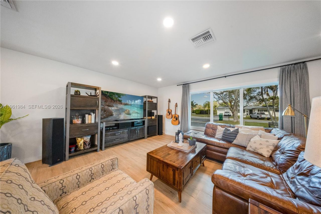 10880 SW 120th St, Miami, FL 33176 Photo