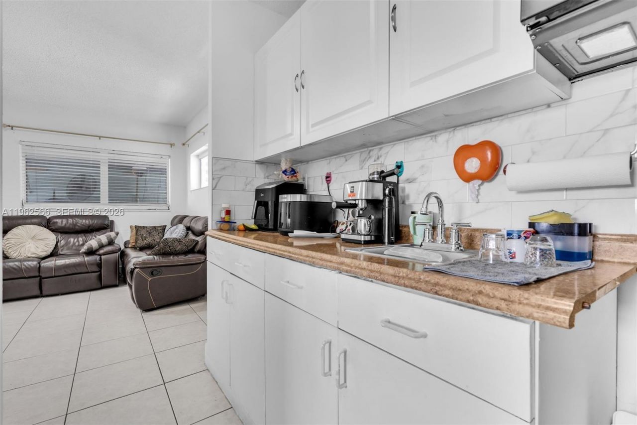 941 SW 31st Ct, Miami, FL 33135 Photo