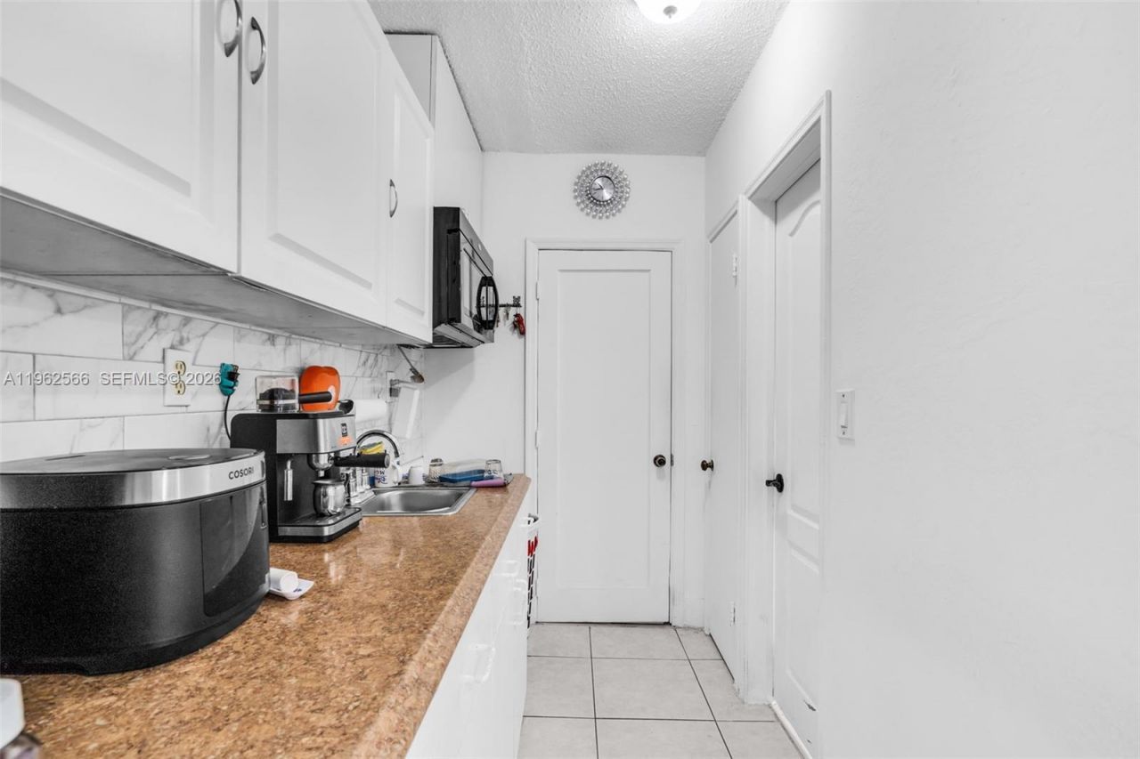 941 SW 31st Ct, Miami, FL 33135 Photo