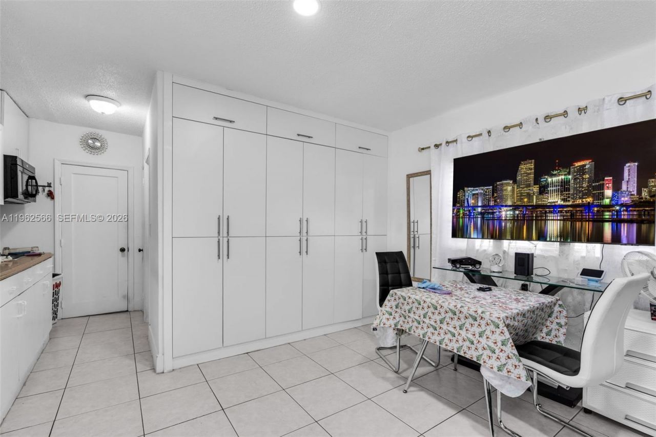 941 SW 31st Ct, Miami, FL 33135 Photo