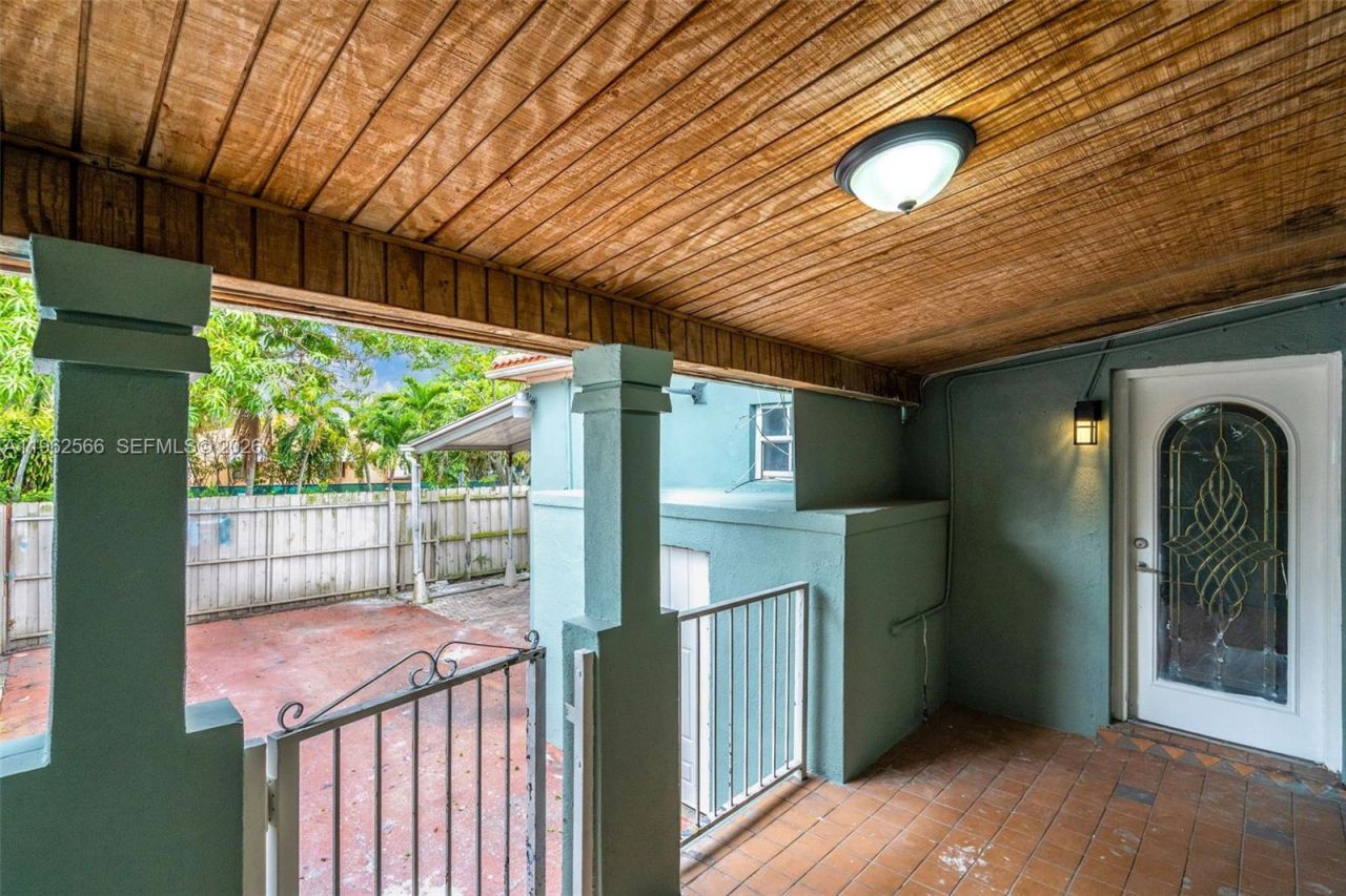 941 SW 31st Ct, Miami, FL 33135 Photo