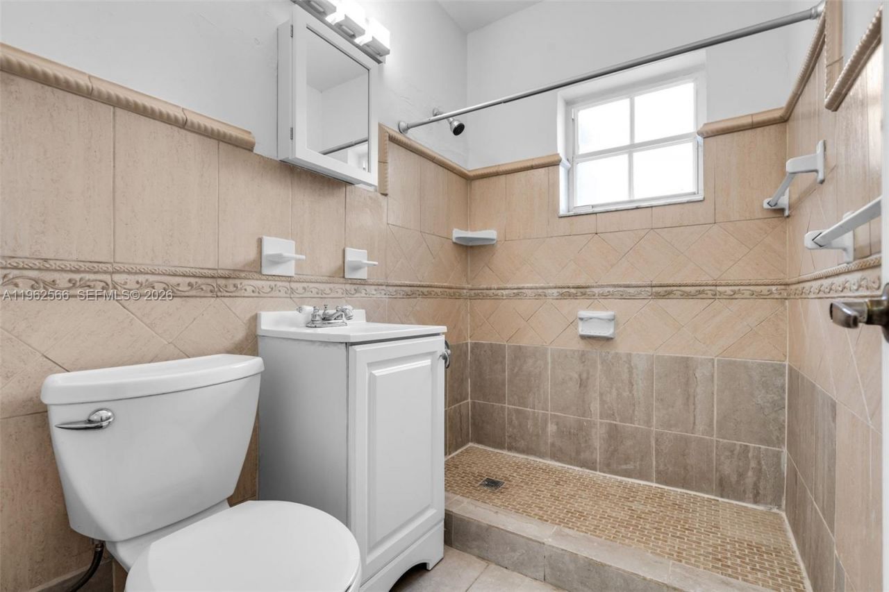 941 SW 31st Ct, Miami, FL 33135 Photo