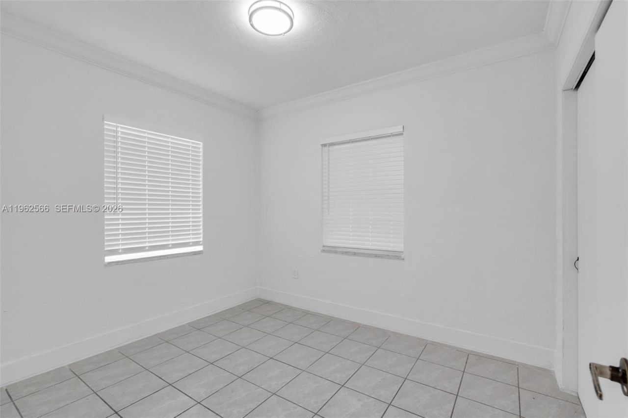 941 SW 31st Ct, Miami, FL 33135 Photo