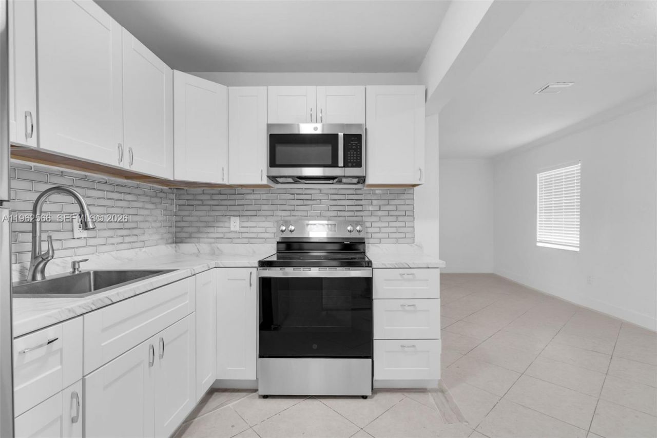 941 SW 31st Ct, Miami, FL 33135 Photo