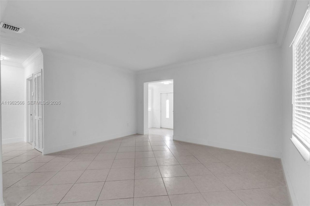 941 SW 31st Ct, Miami, FL 33135 Photo