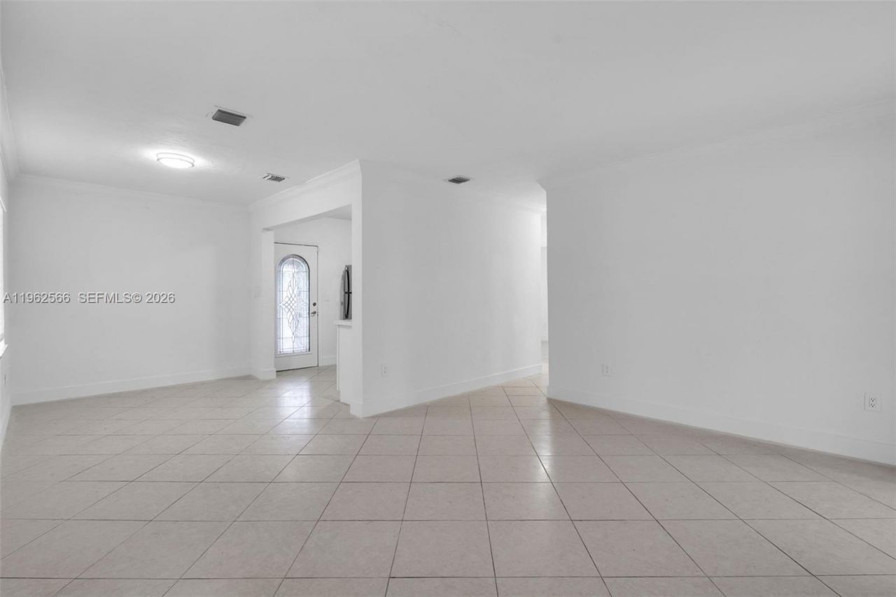 941 SW 31st Ct, Miami, FL 33135 Photo