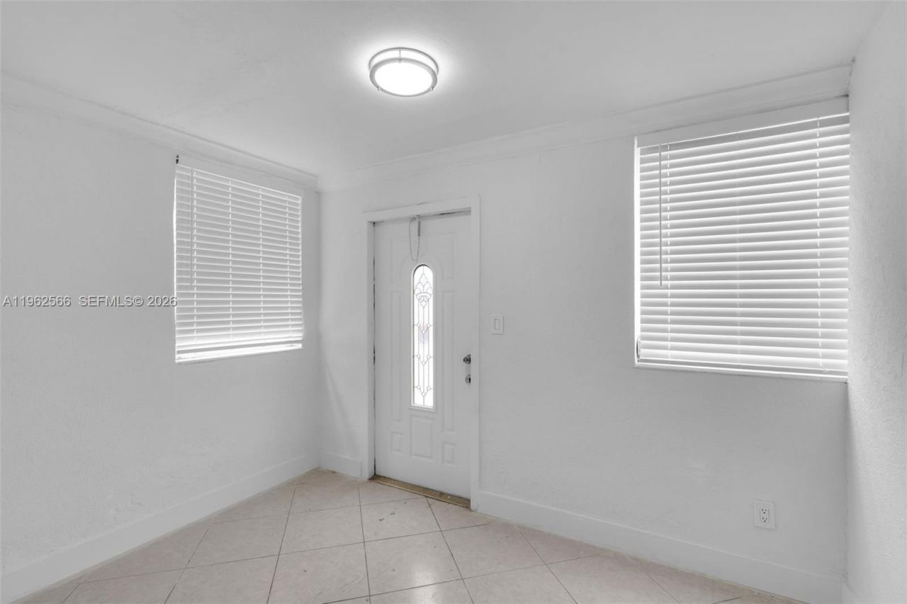 941 SW 31st Ct, Miami, FL 33135 Photo