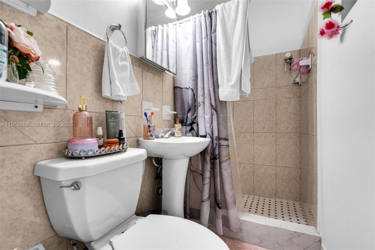 941 SW 31st Ct, Miami, FL 33135 Photo