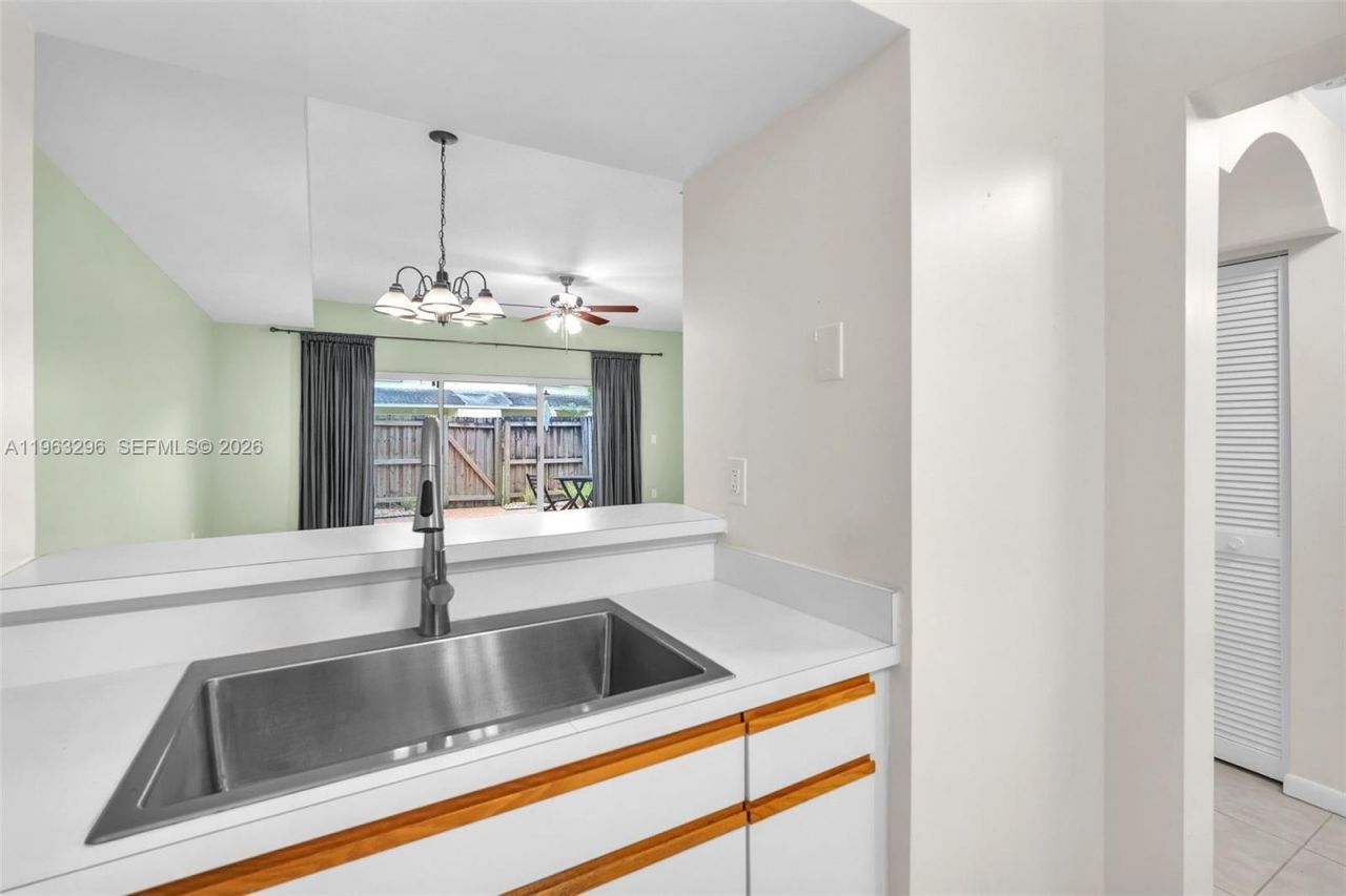 11864 SW 97th Ter, Miami, FL 33186 Photo