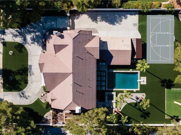 30 Quail Hollow Drive, Henderson, NV 89014