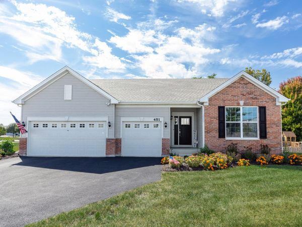 451 Parkside Lane, Yorkville, IL 60560