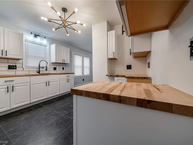 17005 Mapleboro Avenue, Maple Heights, OH 44137 Photo 9