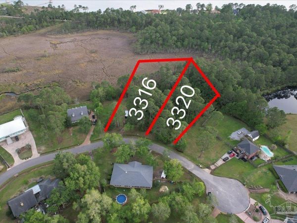 3316 Mills Bayou Dr, Milton, FL 32583
