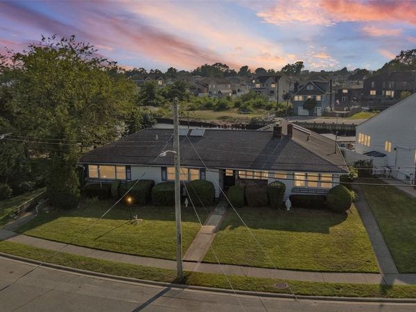 2436 Hempstead Lane , Wantagh, NY 11793