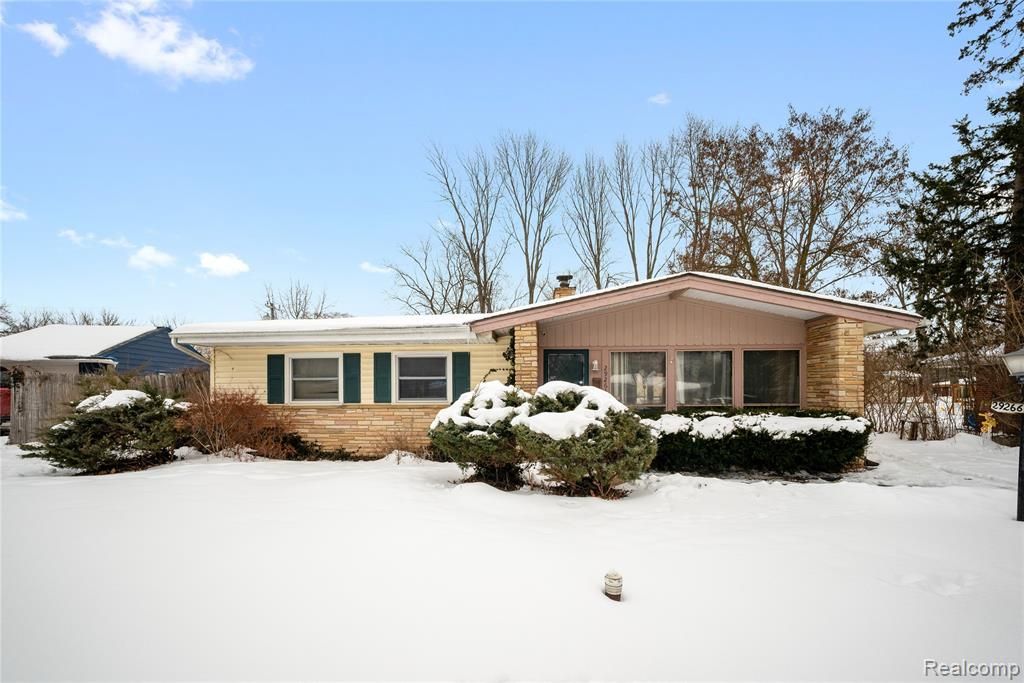 29266 Southgate Drive, Southfield, MI 48076 Main Photo