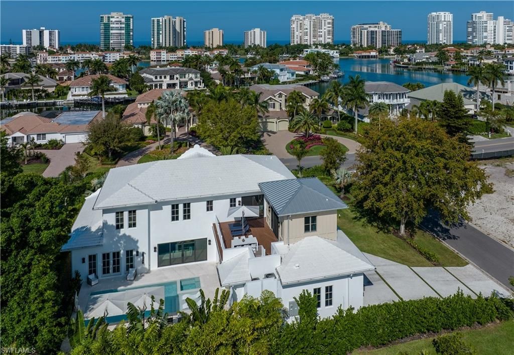 3770 Crayton Rd, Naples, FL 34103 Photo