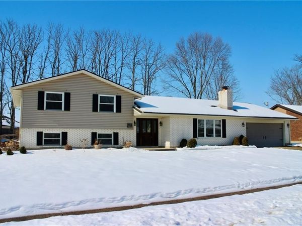 313 Scott Drive, Englewood, OH 45322