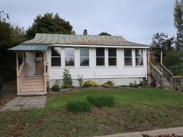 39 Sawyer Street, Waterville, ME 04901