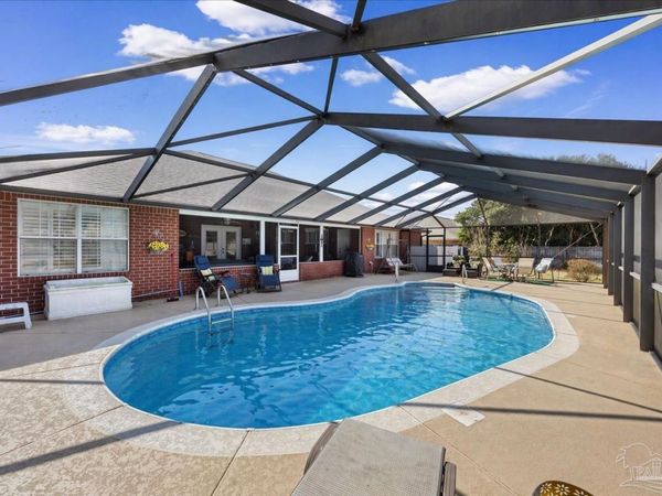 3656 Sawmill Cir, Pace, FL 32571