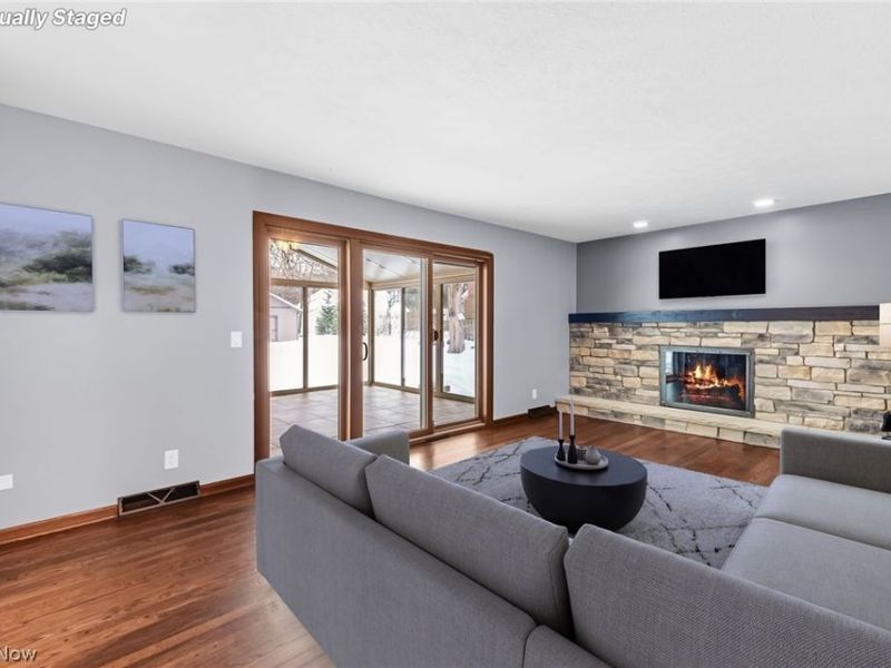 30945 Lake Road, Bay Village, OH 44140 Photo 14