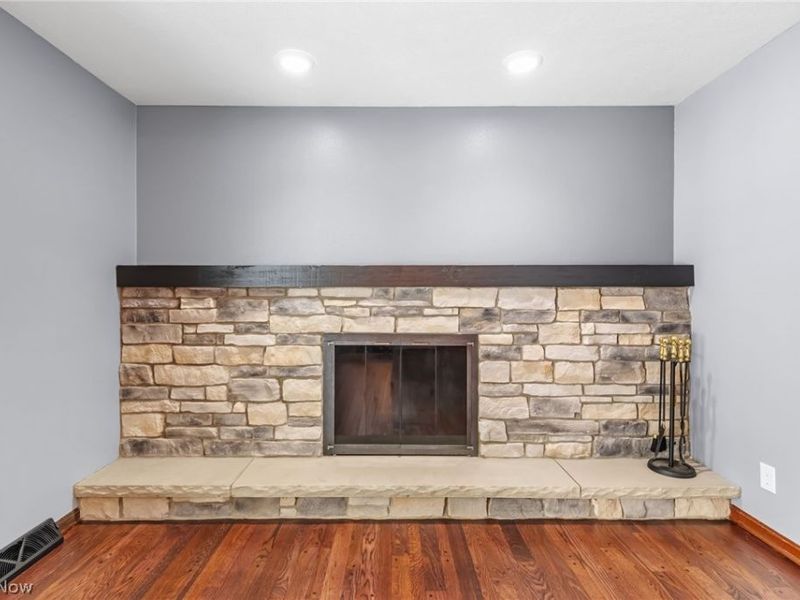 30945 Lake Road, Bay Village, OH 44140 Photo 16