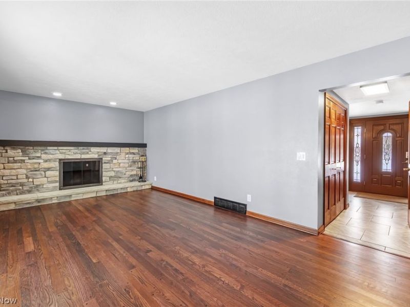 30945 Lake Road, Bay Village, OH 44140 Photo 21