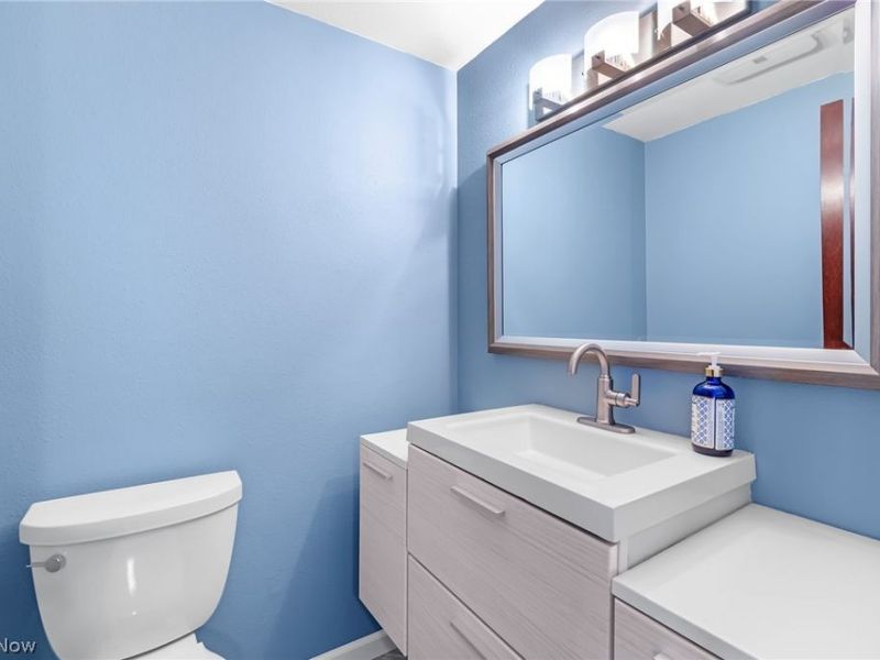 30945 Lake Road, Bay Village, OH 44140 Photo 22