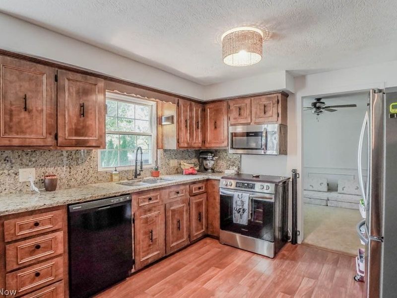 280 Kennedy Street, Louisville, OH 44641 Photo 9