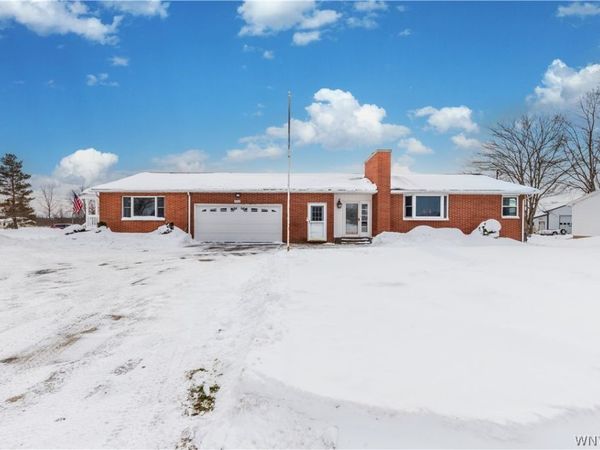 3242 Lockport Road, Sanborn, NY 14132