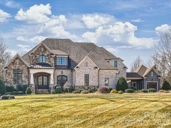 104 Crest Court, Matthews, NC 28104