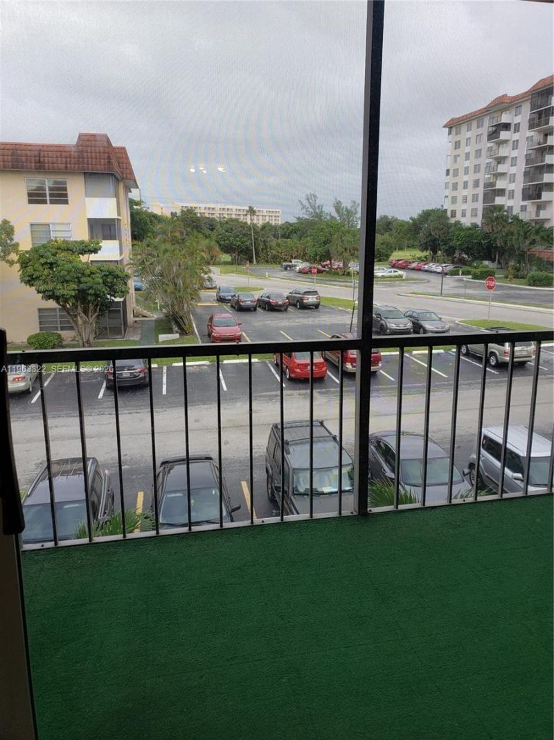 4170 Inverrary Dr , Unit 310, Lauderhill, FL 33319 Photo