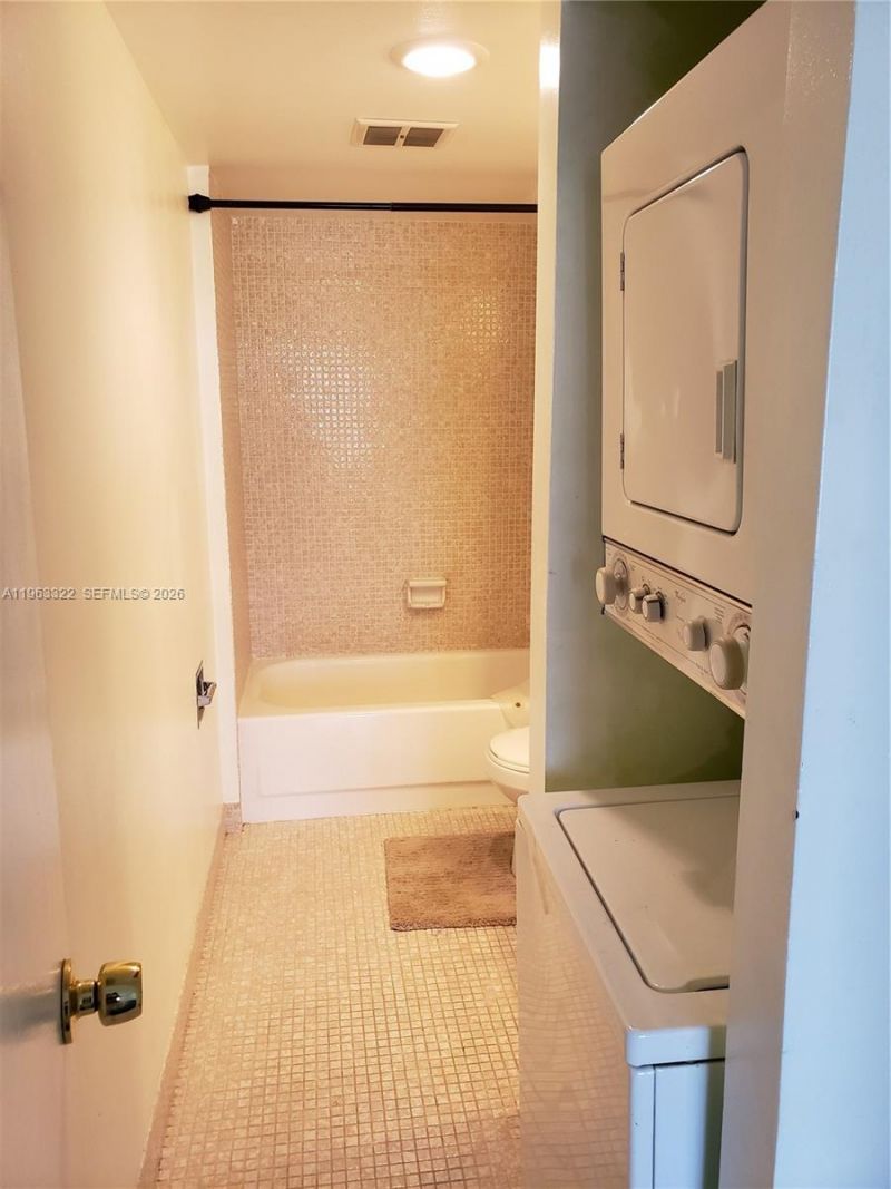 4170 Inverrary Dr , Unit 310, Lauderhill, FL 33319 Photo