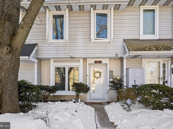 25 APPLEY COURT, CHERRY HILL, NJ 08002