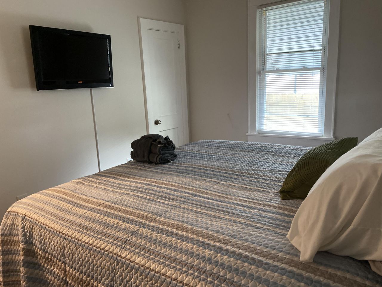 2705 W Surrey Drive Photo 15