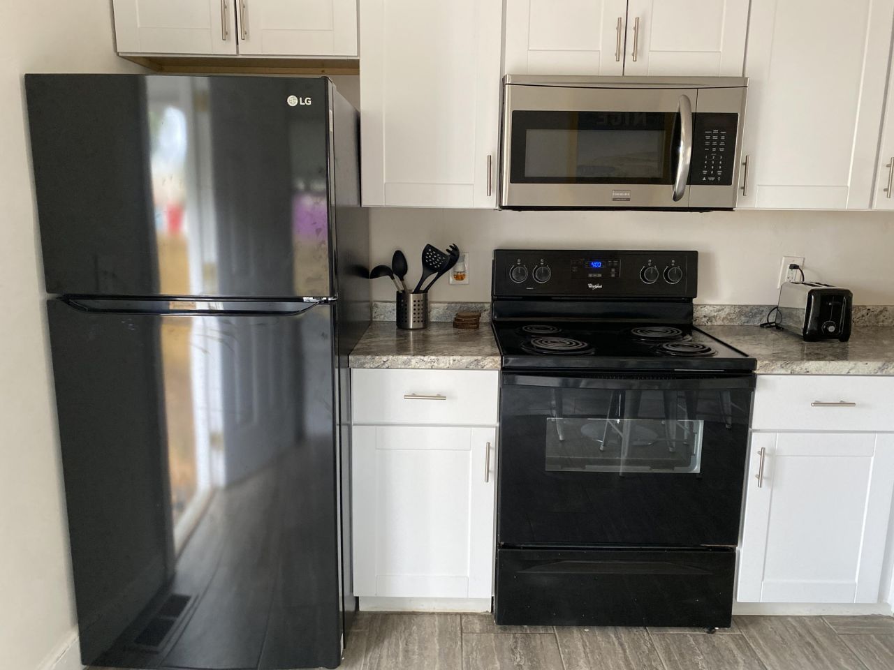 2705 W Surrey Drive Photo 6