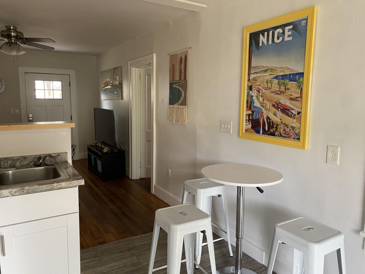 2705 W Surrey Drive Photo 9