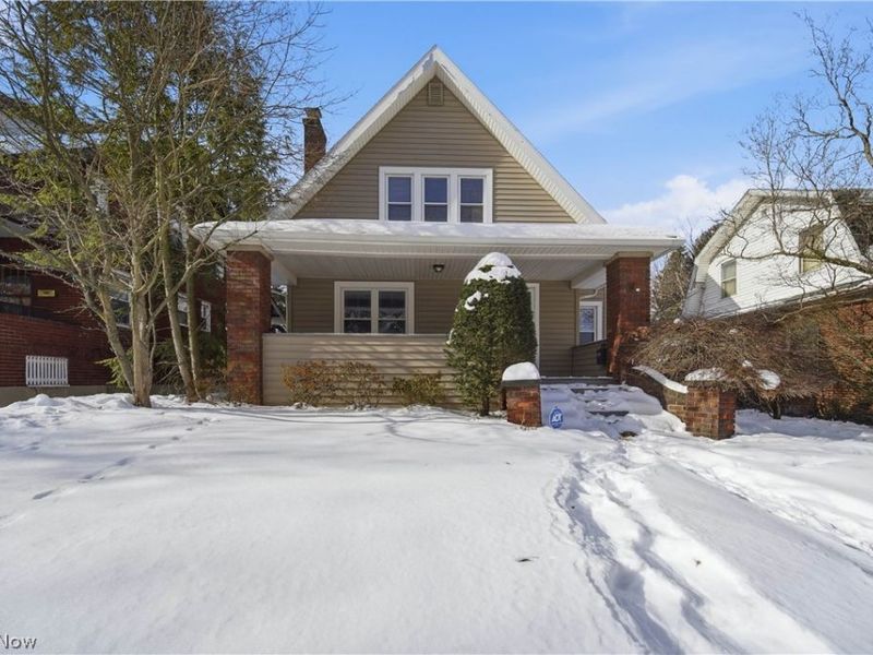 154 Crescent Drive, Akron, OH 44301 Photo 1