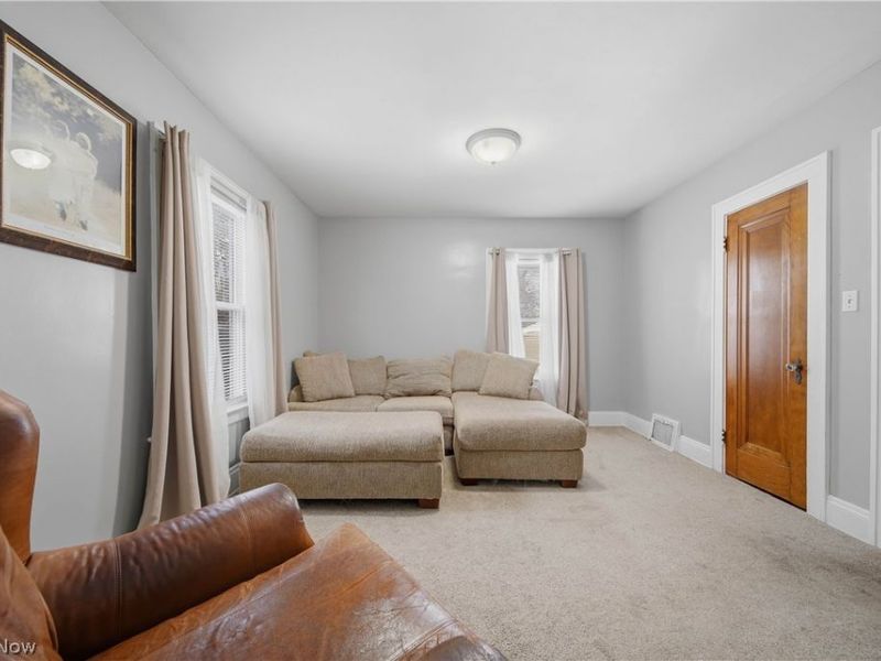 154 Crescent Drive, Akron, OH 44301 Photo 13