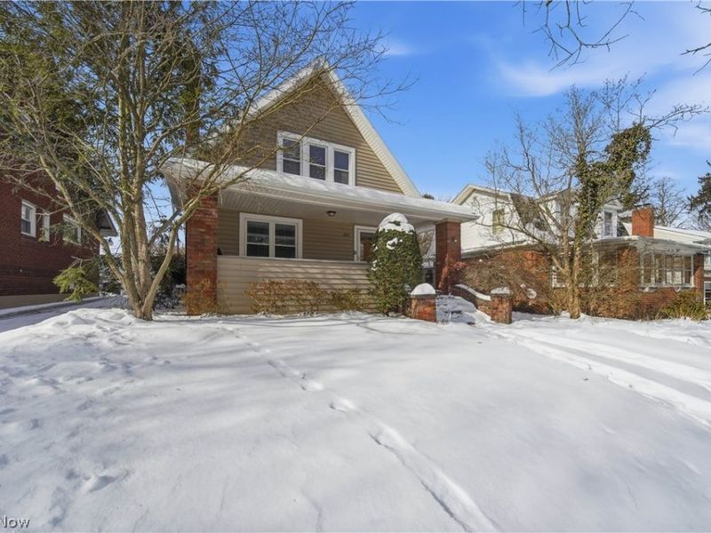 154 Crescent Drive, Akron, OH 44301 Photo 2