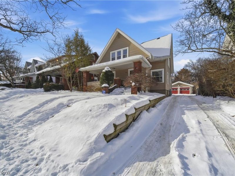 154 Crescent Drive, Akron, OH 44301 Photo 3