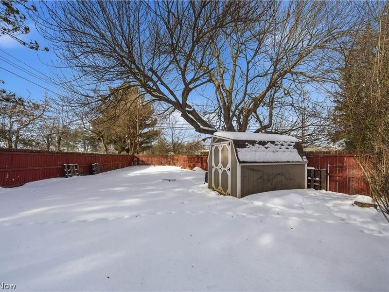 154 Crescent Drive, Akron, OH 44301 Photo 32