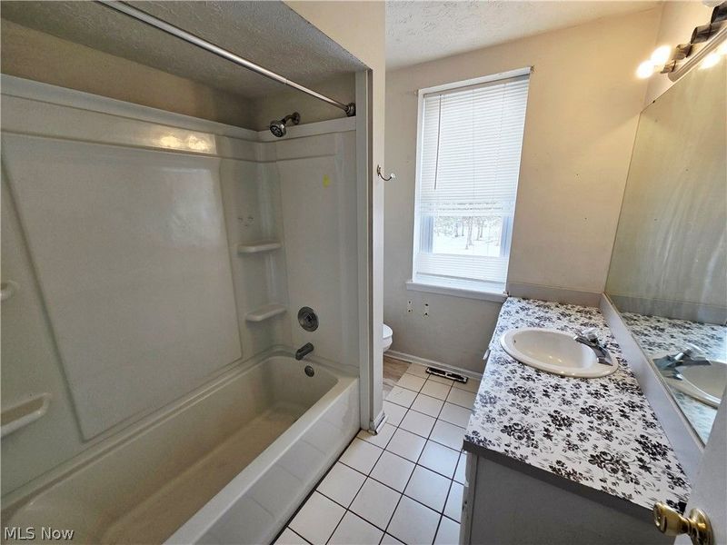 1302 Broadway Avenue, Lorain, OH 44052 Photo 22