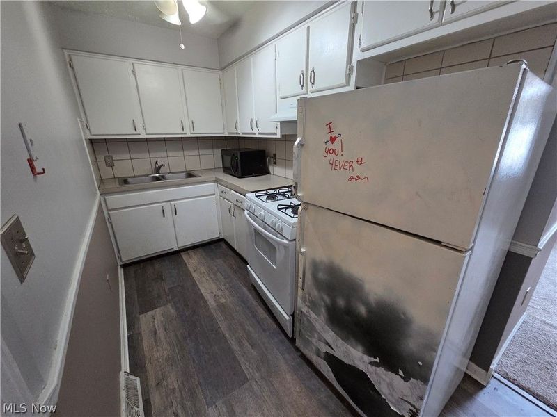1302 Broadway Avenue, Lorain, OH 44052 Photo 28