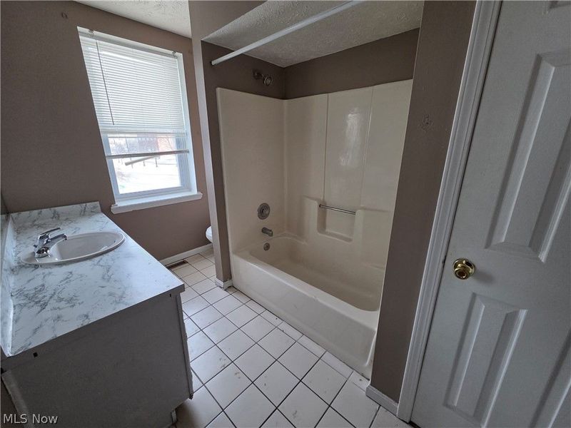 1302 Broadway Avenue, Lorain, OH 44052 Photo 29