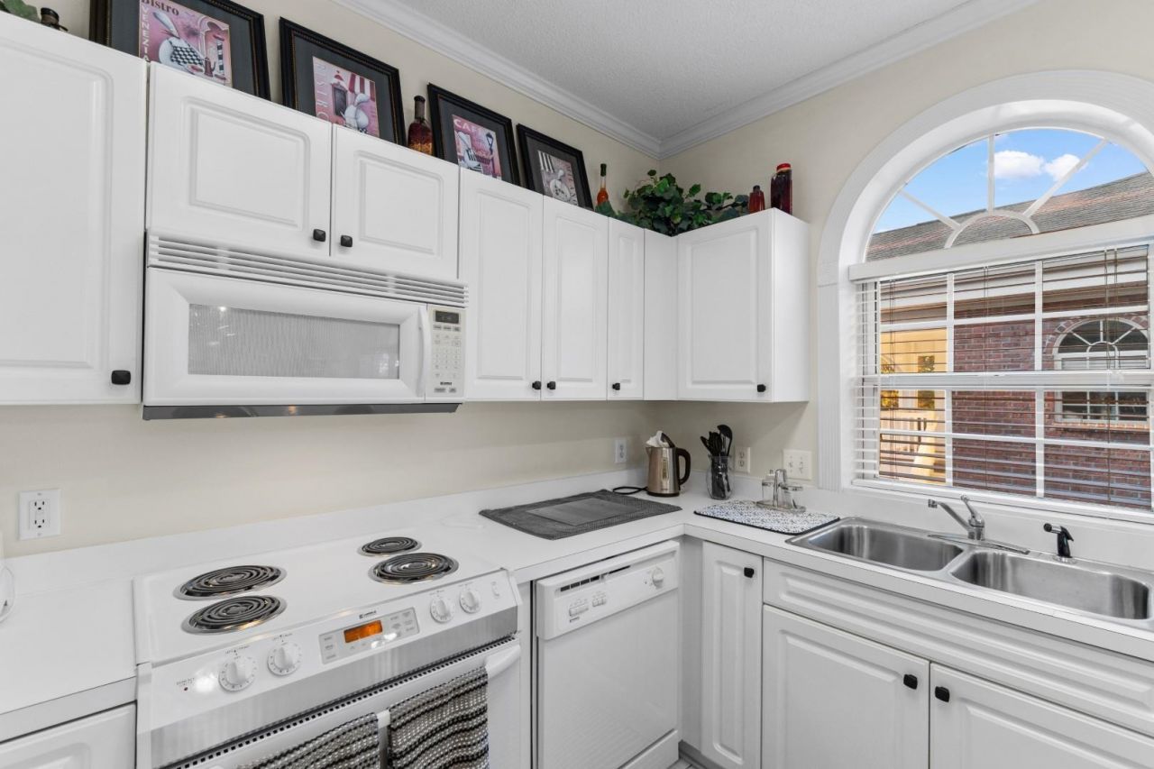 4191 Hibiscus Dr. Photo 8